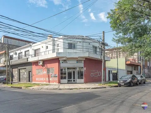 Alquiler Local comercial en esquina en  J L suarez