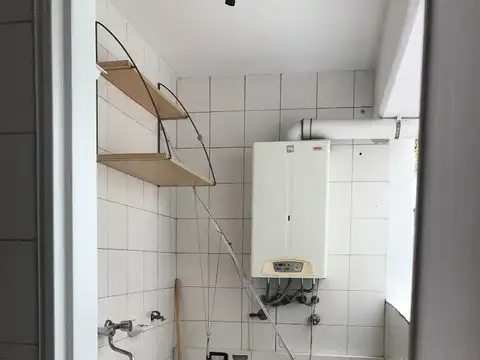 EXCELENTE 2 AMBIENTES - SUITE CON VESTIDOR - TOILETTE - BALCON - LAVADERO - SUPER COCINA
