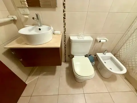 VENTA MONOAMBIENTE CON BALCÓN AL FRENTE AMOBLADO