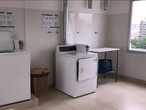 Pacheco de Melo 2100, Piso 9