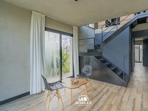 Depto Tipo Casa en Venta de 4 dormitorios