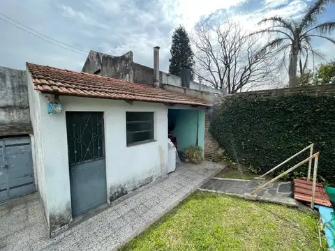 Venta Casa 4 ambientes Cochera Pileta Quilmes