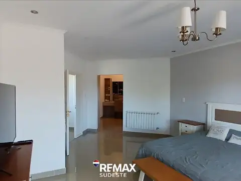 Casa 6 ambientes con 3 baños