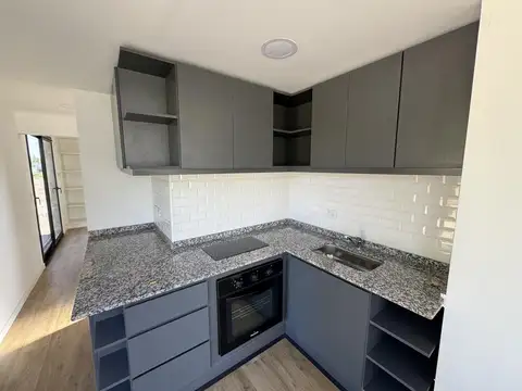 Casa 2 ambientes con 1 baño