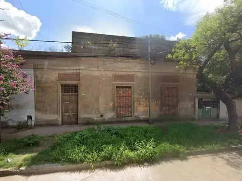 Laprida e/ Carlos Pellegrini y Ameghino