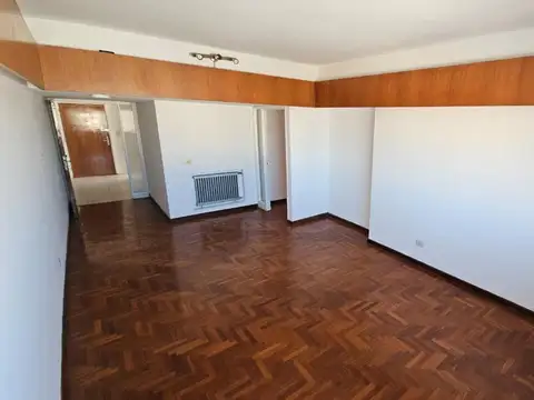 Av. General Paz 34 , Piso 10