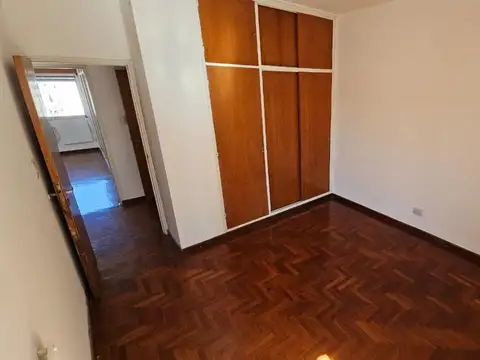 Av. General Paz 34 , Piso 10