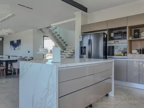 Casa en Alquiler de 5 dormitorios