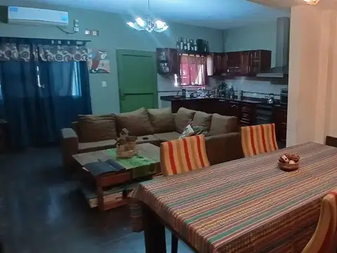 Casa 4 ambientes con 1 baño