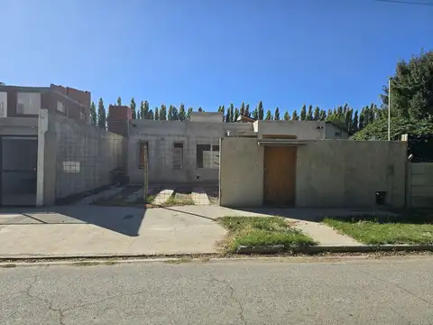 Casa en Venta en Plottier, USD 115.000