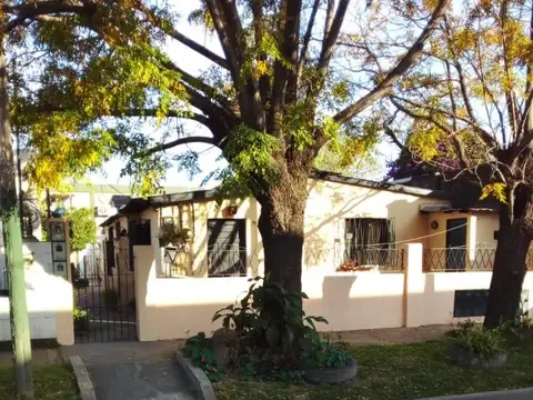 COMPLEJO DE 6 UNIDADES CON RENTA !!!!!!!!!!