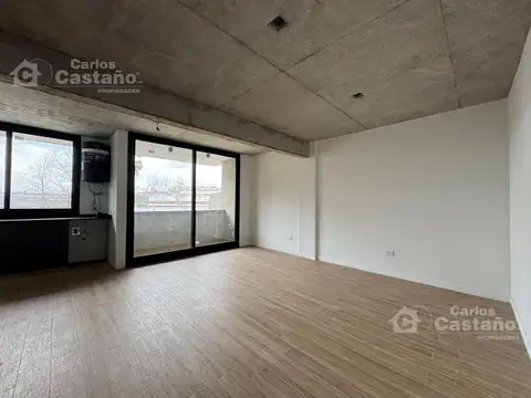Exc. Piso de 3 Amb. con 2 Balcones y Detalles de Categoría y Confort