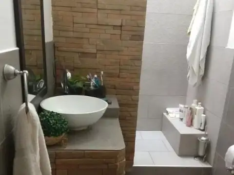 Depto Tipo Casa 4 ambientes con 2 baños