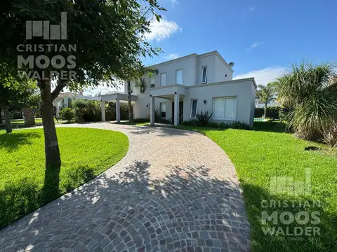 Casa 5 ambientes con 3 baños