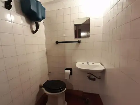 Oficina 3 ambientes con 1 baño