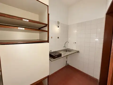 Oficina 3 ambientes con 1 baño