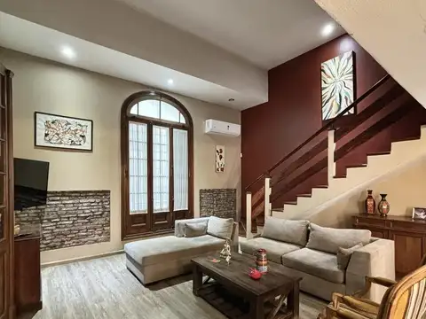 Casa 6 ambientes con 2 baños