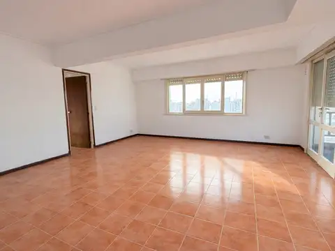 Departamento 4 ambientes a la calle