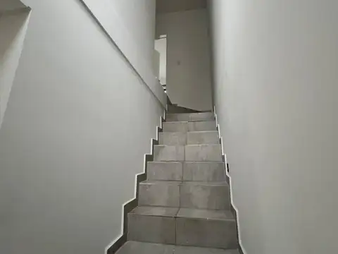 SE ALQUILA DUPLEX A ESTRENAR DE DOS DORMITORIOS CON COCHERA