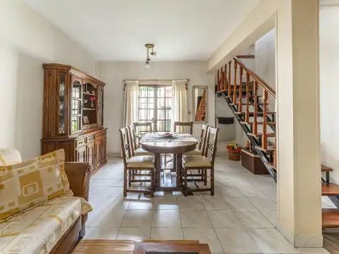 Depto Tipo Casa 4 ambientes con 1 baño