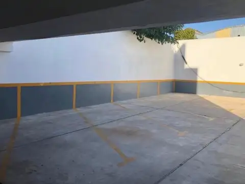 Oportunidad Cochera semicubierta CABA- Villa Pueyrredon