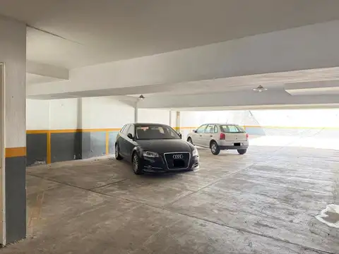 Oportunidad Cochera semicubierta CABA- Villa Pueyrredon