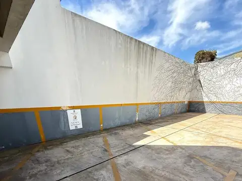 Oportunidad Cochera semicubierta CABA- Villa Pueyrredon