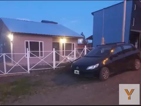 Casa en venta - 2 Dormitorios 1 Baño - Cochera - 200Mts2 - San martín de Los Andes