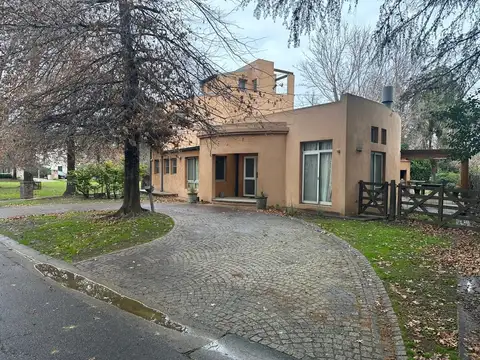 Casa en venta Villa Bertha, estilo y calidad!