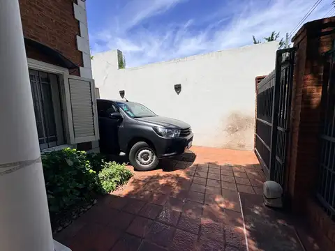 Casa en Venta en Temperley, USD 245.000