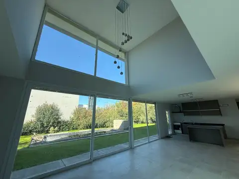 Casa en Venta en Neuquen, USD 568.000