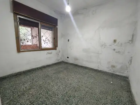 VENTA CASA EN LOTE PROPIO - PIÑEYRO, AVELLANEDA
