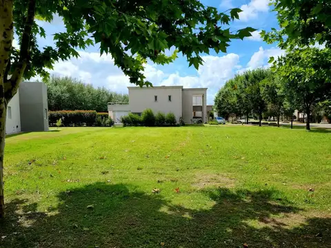 VENTA LOTE EN HARAS DEL SUR II LA PLATA APTO CRED.