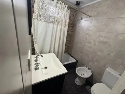 Departamento en Alquiler en Lanús Este, $ 550.000