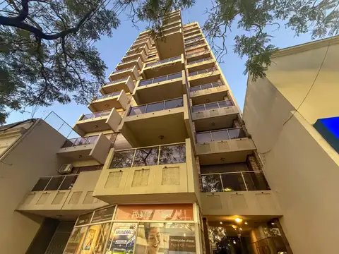 Departamento 3 Dormitorios con Cochera en Bv. Lehmann | Edificio Georgina