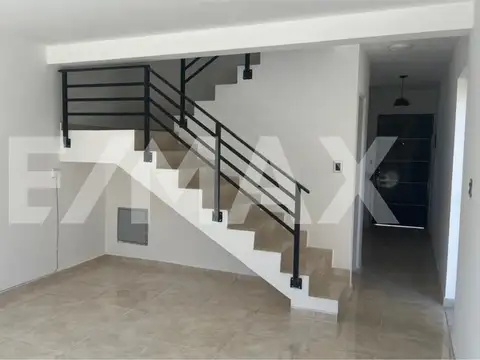 Depto Tipo Casa en Venta con 1 cocheras