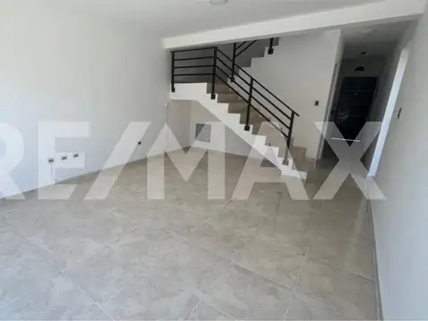 Depto Tipo Casa 4 ambientes con 1 baño