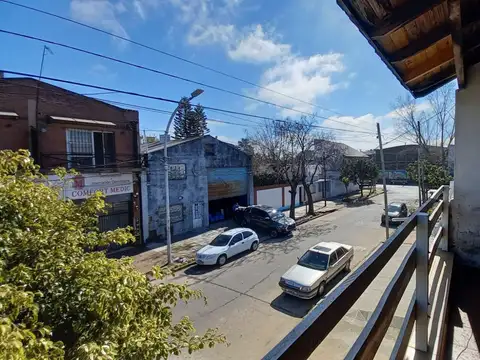 Casa en Venta con 8 cocheras