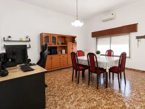 Casa 5 ambientes con 3 baños