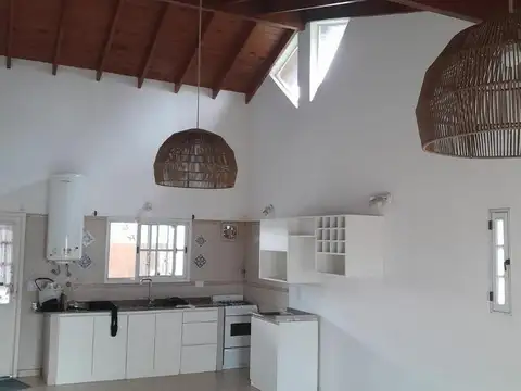 Casa en Alquiler con 1 cochera