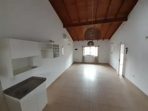 Alquiler Anual Casa 3 amb.  Barrio Weekend Escobar