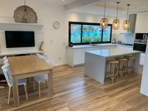 Casa en Alquiler de 4 dormitorios