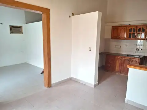 Casa 3 ambientes con 1 baño