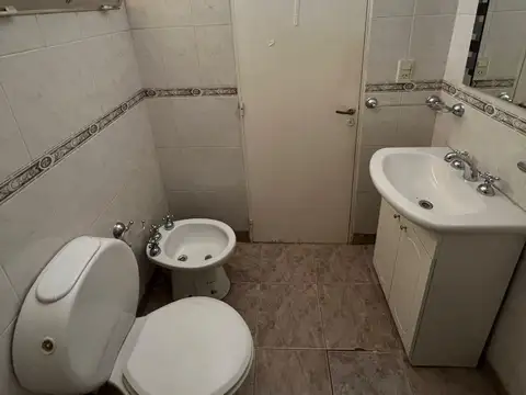 VENDO TRIPLEX EXTERNO BARRIO RESIDENCIAL SAN CARLOS- 3 DORMITORIOS-