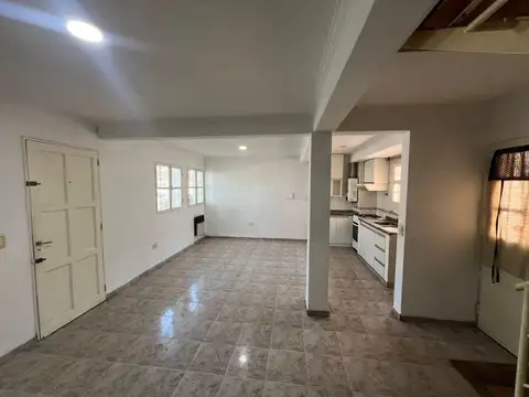 Departamento 6 ambientes con 1 baño