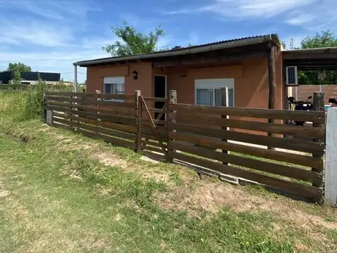 Casa en Alquiler en Suipacha, $ 600.000