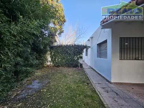Casa en Alquiler con 1 cochera