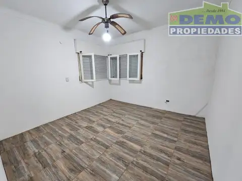 Casa 4 ambientes con 1 baño