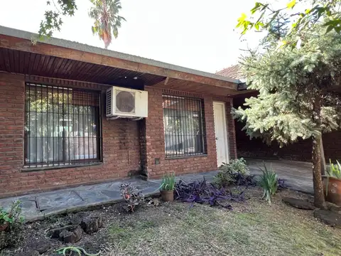 Casa venta tres dormitorios  ituzaingo norte