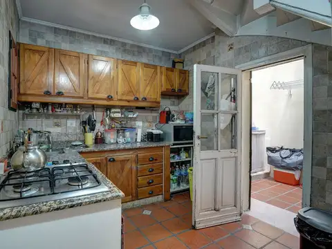 Casa 4 ambientes con 3 baños